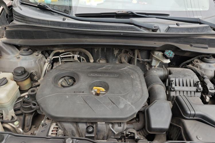 Used Hyundai ix35 2013 2.0L Automatic Two-Wheel Drive Smart GLS China IV Standard Engine Bay