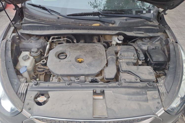 Used Hyundai ix35 2013 2.0L Automatic Two-Wheel Drive Smart GLS China IV Standard Engine Bay