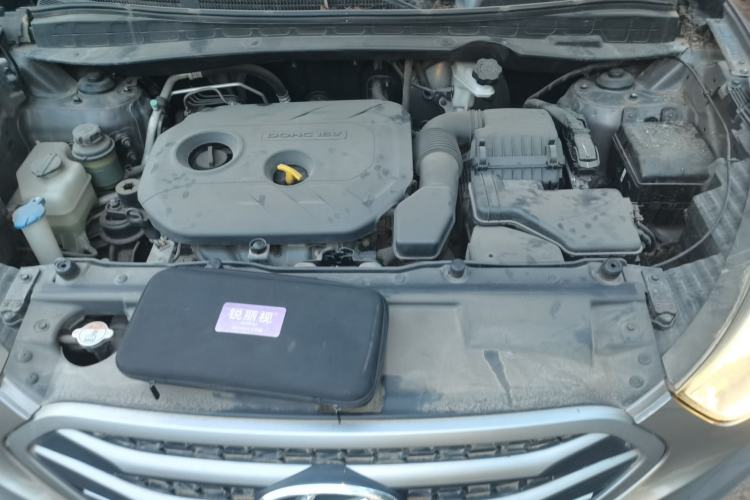Used Hyundai ix35 2013 2.0L Automatic Two-Wheel Drive Smart GLS China IV Standard Engine Bay