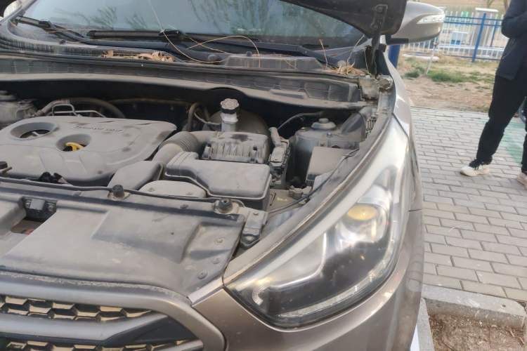 Used Hyundai ix35 2013 2.0L Automatic Two-Wheel Drive Smart GLS China IV Standard Engine Bay Left