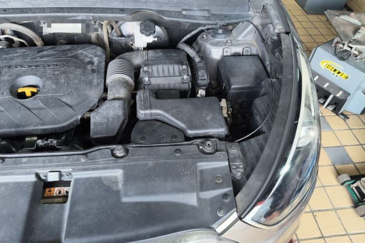 Used Hyundai ix35 2013 2.0L Automatic Two-Wheel Drive Smart GLS China IV Standard Engine Bay Left