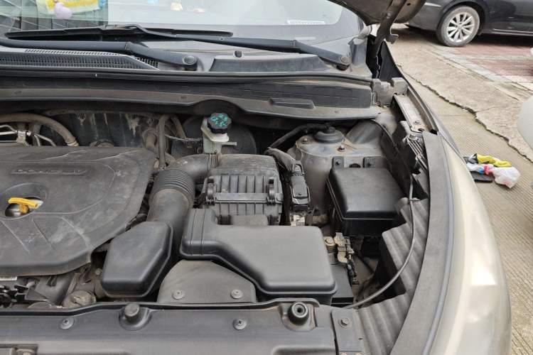 Used Hyundai ix35 2013 2.0L Automatic Two-Wheel Drive Smart GLS China IV Standard Engine Bay Left