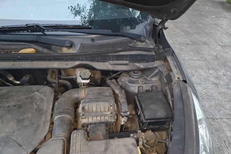 Used Hyundai ix35 2013 2.0L Automatic Two-Wheel Drive Smart GLS China IV Standard Engine Bay Left