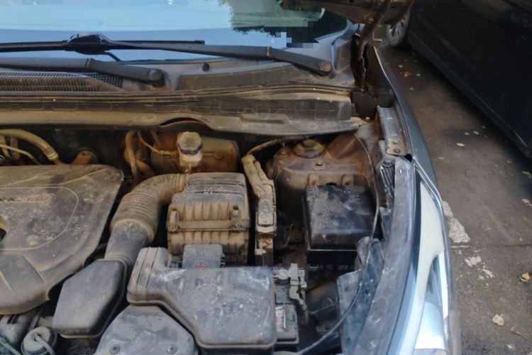 Used Hyundai ix35 2013 2.0L Automatic Two-Wheel Drive Smart GLS China IV Standard Engine Bay Left