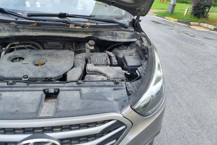 Used Hyundai ix35 2013 2.0L Automatic 2WD Comfort GL China IV Standard Engine Bay Left