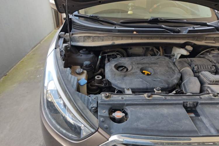 Used Hyundai ix35 2013 2.0L Automatic Two-Wheel Drive Smart GLS China IV Standard Engine Bay Right