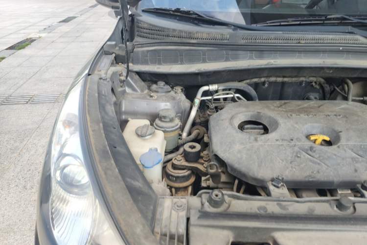 Used Hyundai ix35 2013 2.0L Automatic Two-Wheel Drive Smart GLS China IV Standard Engine Bay Right