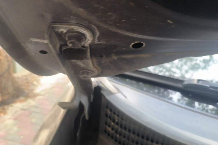 Used Hyundai ix35 2013 2.0L Automatic Two-Wheel Drive Smart GLS China IV Standard Engine Bay Right
