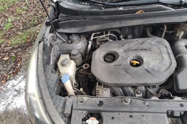 Used Hyundai ix35 2013 2.0L Automatic Two-Wheel Drive Smart GLS China IV Standard Engine Bay Right
