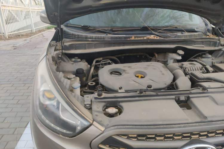 Used Hyundai ix35 2013 2.0L Automatic Two-Wheel Drive Smart GLS China IV Standard Engine Bay Right