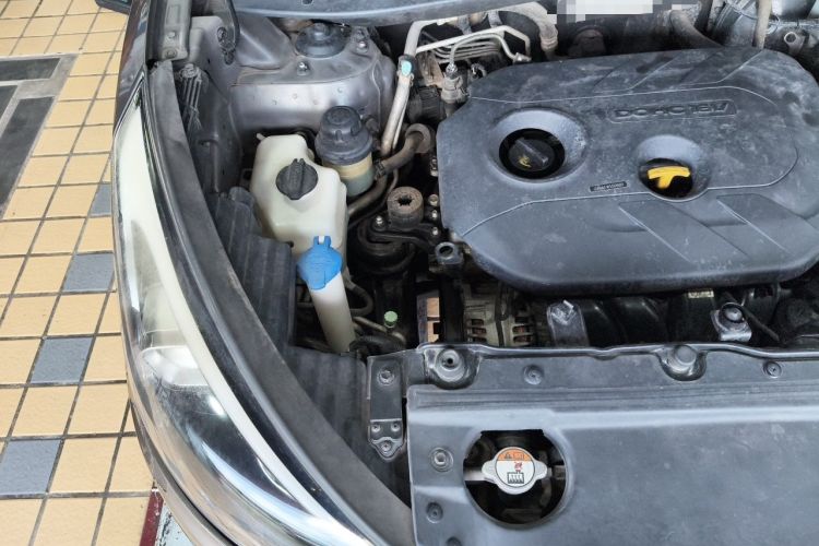 Used Hyundai ix35 2013 2.0L Automatic Two-Wheel Drive Smart GLS China IV Standard Engine Bay Right