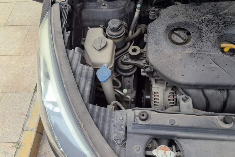 Used Hyundai ix35 2013 2.0L Automatic Two-Wheel Drive Smart GLS China IV Standard Engine Bay Right