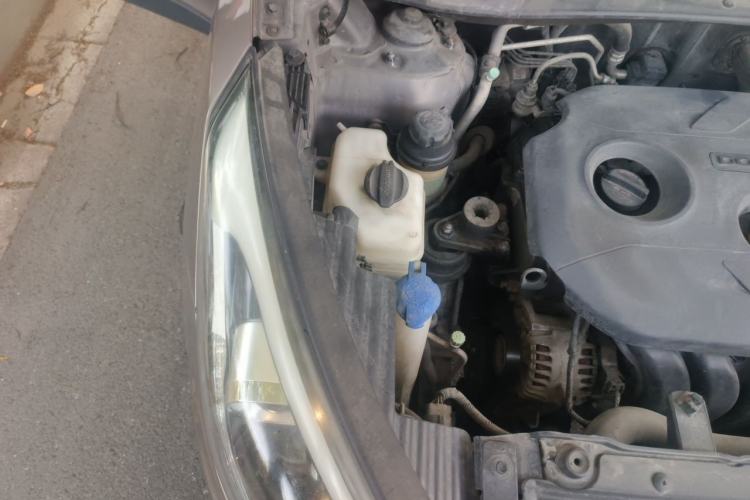 Used Hyundai ix35 2013 2.0L Automatic 2WD Comfort GL China IV Standard Engine Bay Right