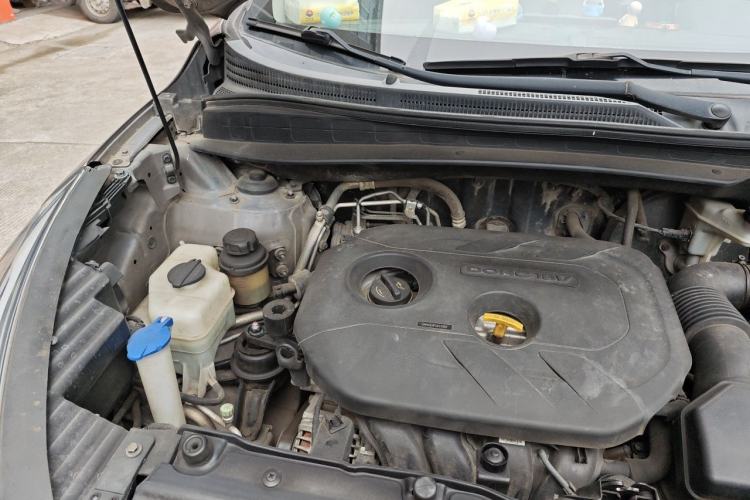 Used Hyundai ix35 2013 2.0L Automatic Two-Wheel Drive Smart GLS China IV Standard Engine Bay Right