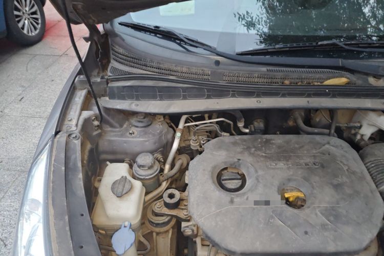 Used Hyundai ix35 2013 2.0L Automatic Two-Wheel Drive Smart GLS China IV Standard Engine Bay Right