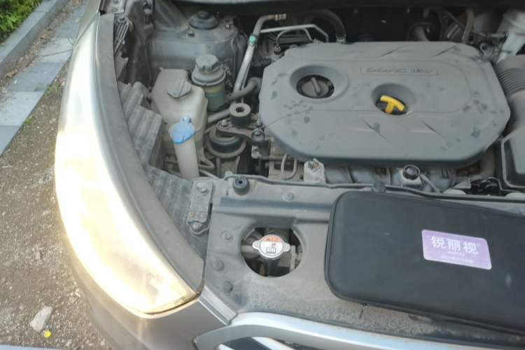 Used Hyundai ix35 2013 2.0L Automatic Two-Wheel Drive Smart GLS China IV Standard Engine Bay Right