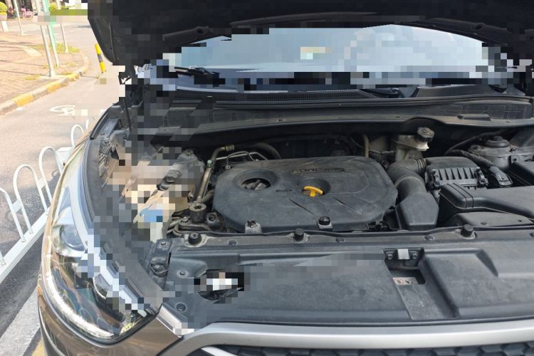 Used Hyundai ix35 2013 2.0L Automatic Two-Wheel Drive Smart GLS China IV Standard Engine Bay Right