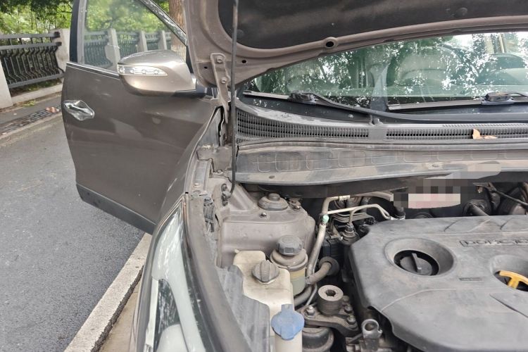 Used Hyundai ix35 2013 2.0L Automatic Two-Wheel Drive Smart GLS China IV Standard Engine Bay Right