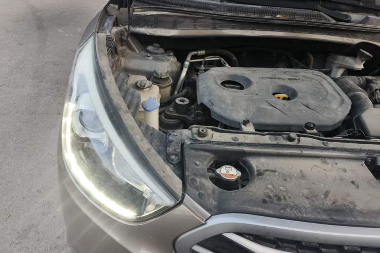 Used Hyundai ix35 2013 2.0L Automatic Two-Wheel Drive Smart GLS China IV Standard Engine Bay Right