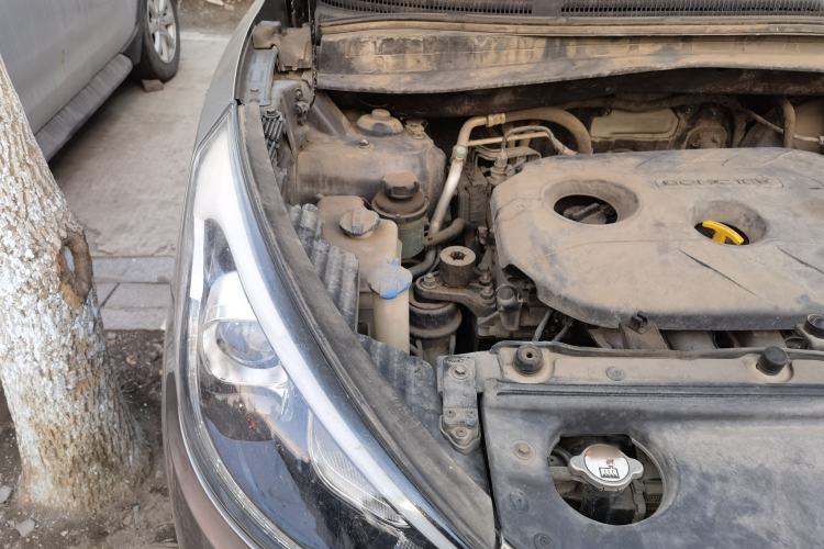 Used Hyundai ix35 2013 2.0L Automatic Two-Wheel Drive Smart GLS China IV Standard Engine Bay Right