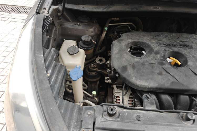 Used Hyundai ix35 2013 2.0L Automatic Two-Wheel Drive Smart GLS China IV Standard Engine Bay Right