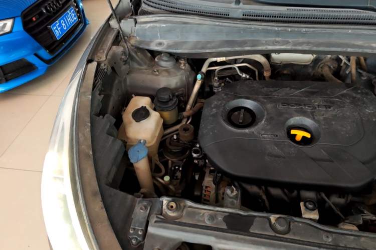 Used Hyundai ix35 2013 2.0L Automatic Two-Wheel Drive Smart GLS China IV Standard Engine Bay Right