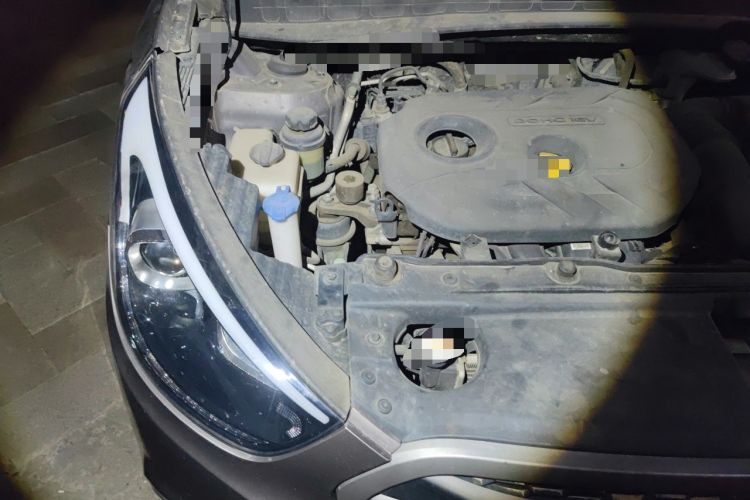 Used Hyundai ix35 2013 2.0L Automatic Two-Wheel Drive Smart GLS China IV Standard Engine Bay Right