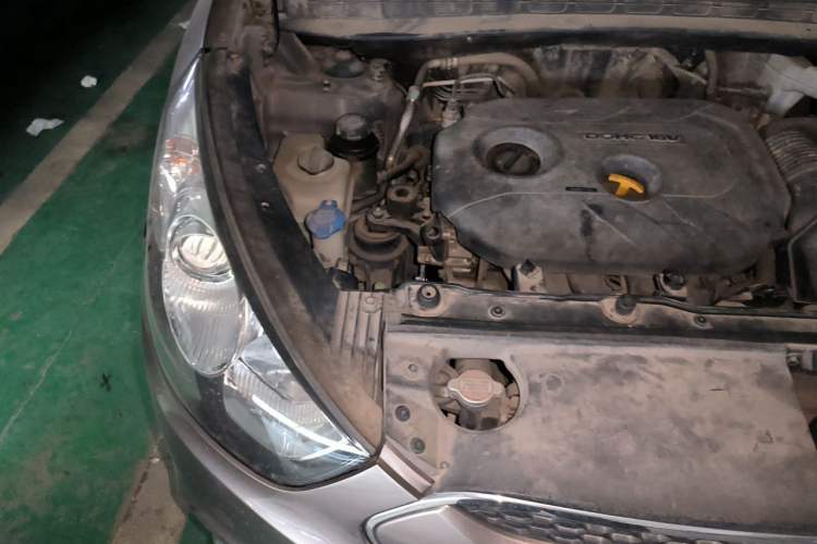 Used Hyundai ix35 2013 2.0L Automatic Two-Wheel Drive Smart GLS China IV Standard Engine Bay Right