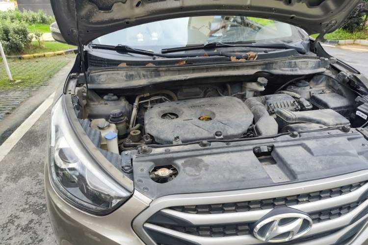 Used Hyundai ix35 2013 2.0L Automatic 2WD Comfort GL China IV Standard Engine Bay Right