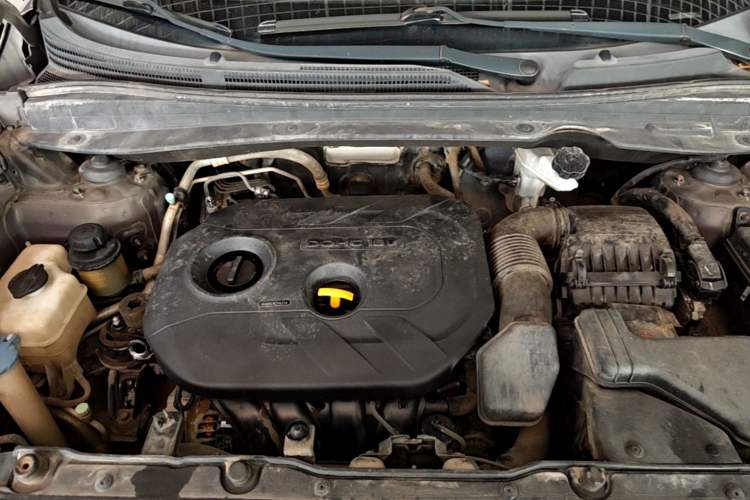 Used Hyundai ix35 2013 2.0L Automatic Two-Wheel Drive Smart GLS China IV Standard Engine Bay