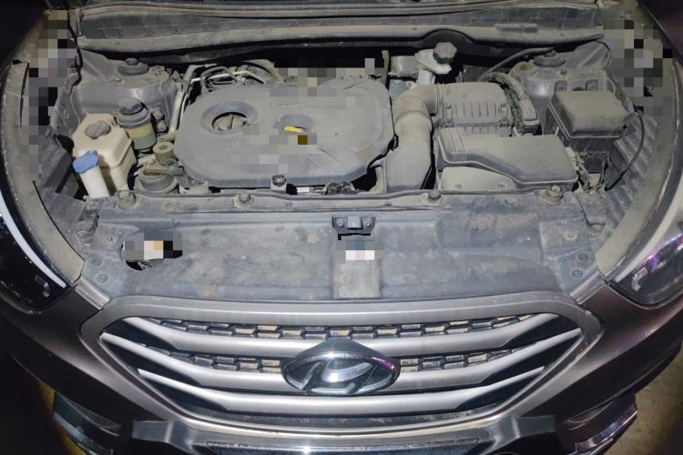 Used Hyundai ix35 2013 2.0L Automatic Two-Wheel Drive Smart GLS China IV Standard Engine Bay