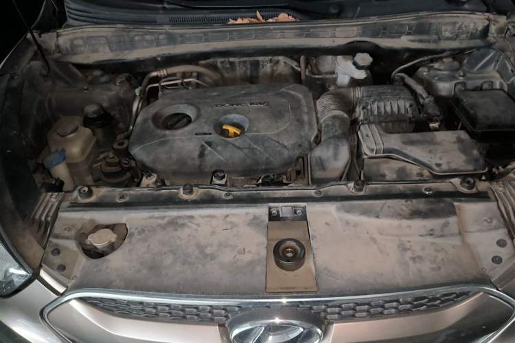 Used Hyundai ix35 2013 2.0L Automatic Two-Wheel Drive Smart GLS China IV Standard Engine Bay