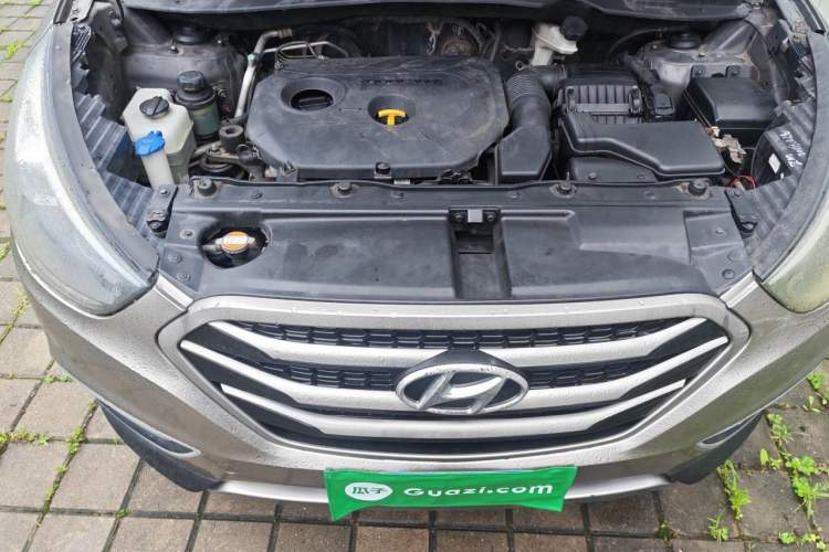 Used Hyundai ix35 2013 2.0L Automatic Two-Wheel Drive Smart GLS China IV Standard Engine Bay