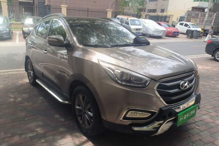 Used Hyundai ix35 2013 2.0L Automatic Two-Wheel Drive Smart GLS China IV Standard Front Right 45 Deg