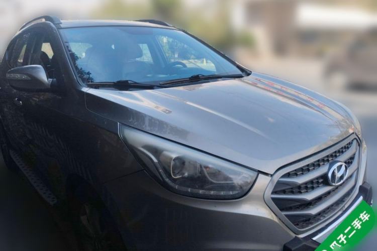 Used Hyundai ix35 2013 2.0L Automatic Two-Wheel Drive Smart GLS China V Standard Front Right 45 Deg