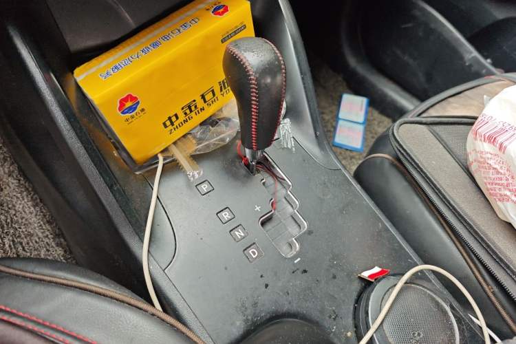 Used Hyundai ix35 2013 2.0L Automatic Two-Wheel Drive Smart GLS China IV Standard Gear Lever