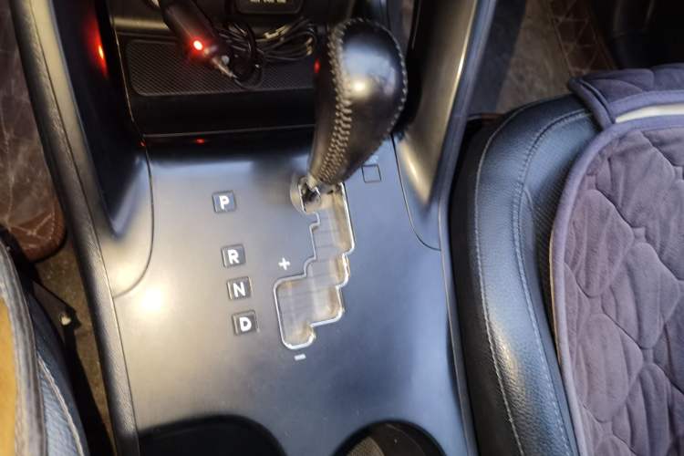 Used Hyundai ix35 2013 2.0L Automatic Two-Wheel Drive Smart GLS China IV Standard Gear Lever