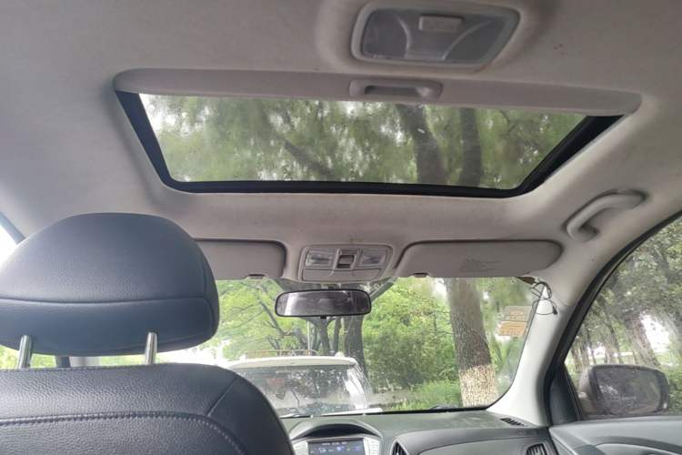 Used Hyundai ix35 2013 2.0L Automatic Two-Wheel Drive Smart GLS China IV Standard Headliner