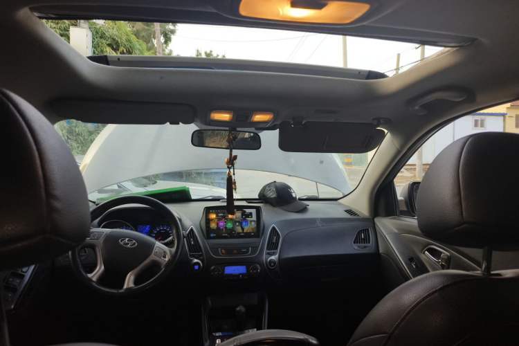 Used Hyundai ix35 2013 2.0L Automatic Two-Wheel Drive Smart GLS China IV Standard Headliner