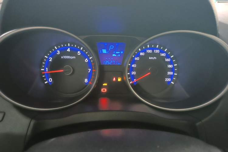 Used Hyundai ix35 2013 2.0L Automatic Two-Wheel Drive Smart GLS China IV Standard Instrument Cluster