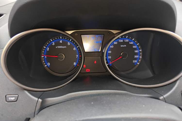 Used Hyundai ix35 2013 2.0L Automatic Two-Wheel Drive Smart GLS China IV Standard Instrument Cluster