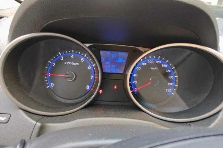 Used Hyundai ix35 2013 2.0L Automatic Two-Wheel Drive Smart GLS China IV Standard Instrument Cluster