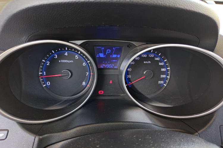 Used Hyundai ix35 2013 2.0L Automatic Two-Wheel Drive Smart GLS China IV Standard Instrument Cluster