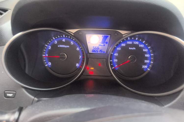 Used Hyundai ix35 2013 2.0L Automatic Two-Wheel Drive Smart GLS China IV Standard Instrument Cluster