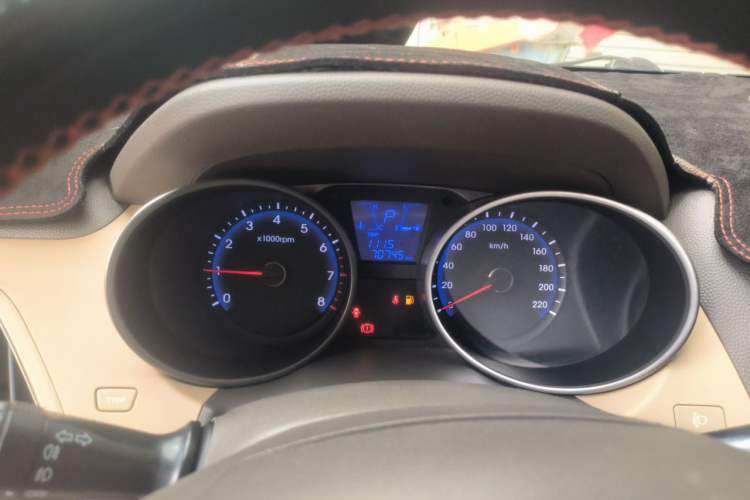 Used Hyundai ix35 2013 2.0L Automatic Two-Wheel Drive Smart GLS China IV Standard Instrument Cluster