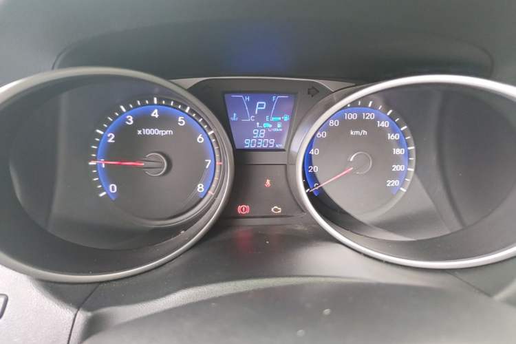 Used Hyundai ix35 2013 2.0L Automatic Two-Wheel Drive Smart GLS China IV Standard Instrument Cluster