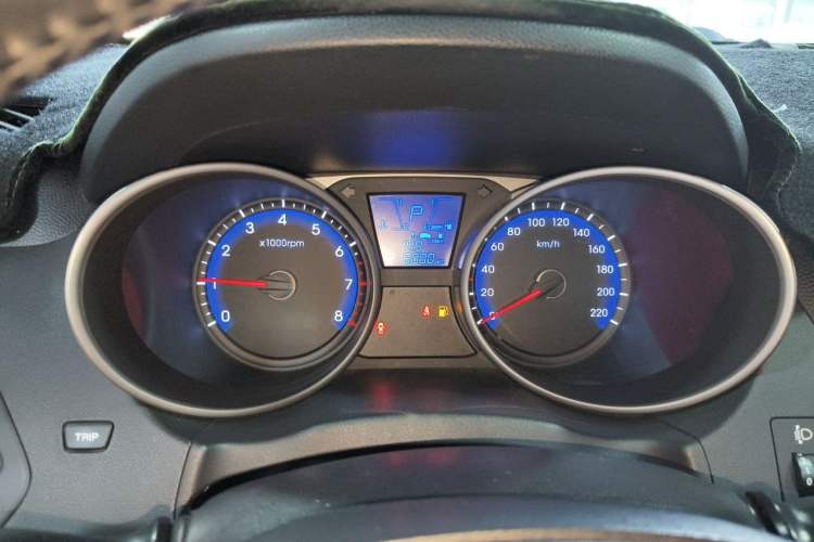 Used Hyundai ix35 2013 2.0L Automatic Two-Wheel Drive Smart GLS China IV Standard Instrument Cluster