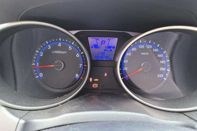 Used Hyundai ix35 2013 2.0L Automatic Two-Wheel Drive Smart GLS China IV Standard Instrument Cluster