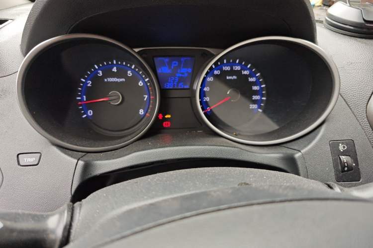 Used Hyundai ix35 2013 2.0L Automatic Two-Wheel Drive Smart GLS China IV Standard Instrument Cluster