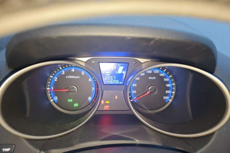 Used Hyundai ix35 2013 2.0L Automatic Two-Wheel Drive Smart GLS China IV Standard Instrument Cluster